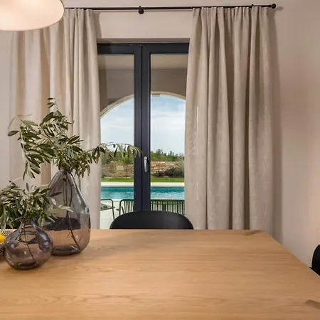 Gorgeous Santa Margherita With Pool And Saun * וודניאן